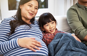 Home births with toddlers and older siblings: how it works | Labour & birth, Deciding where to give birth articles & support | NCT