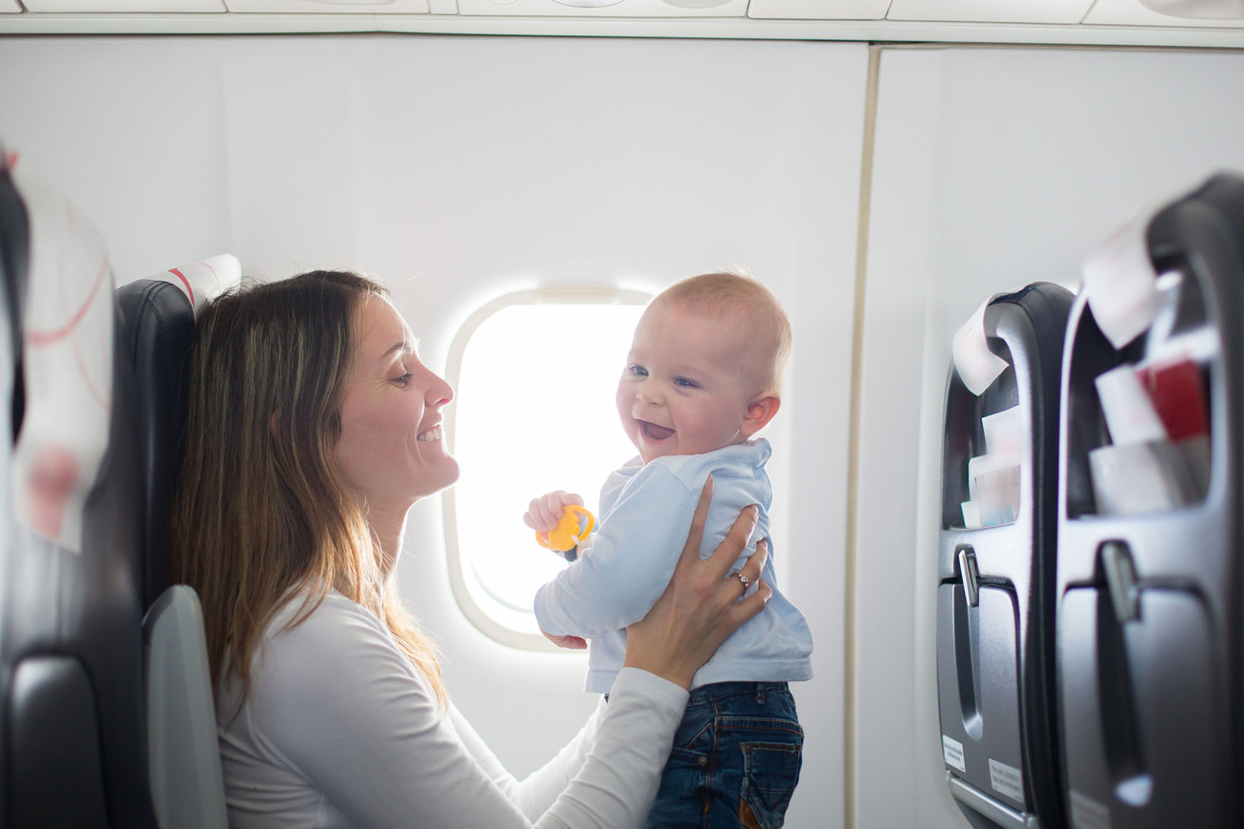 Flying with a baby: feeding, sleep and your other questions