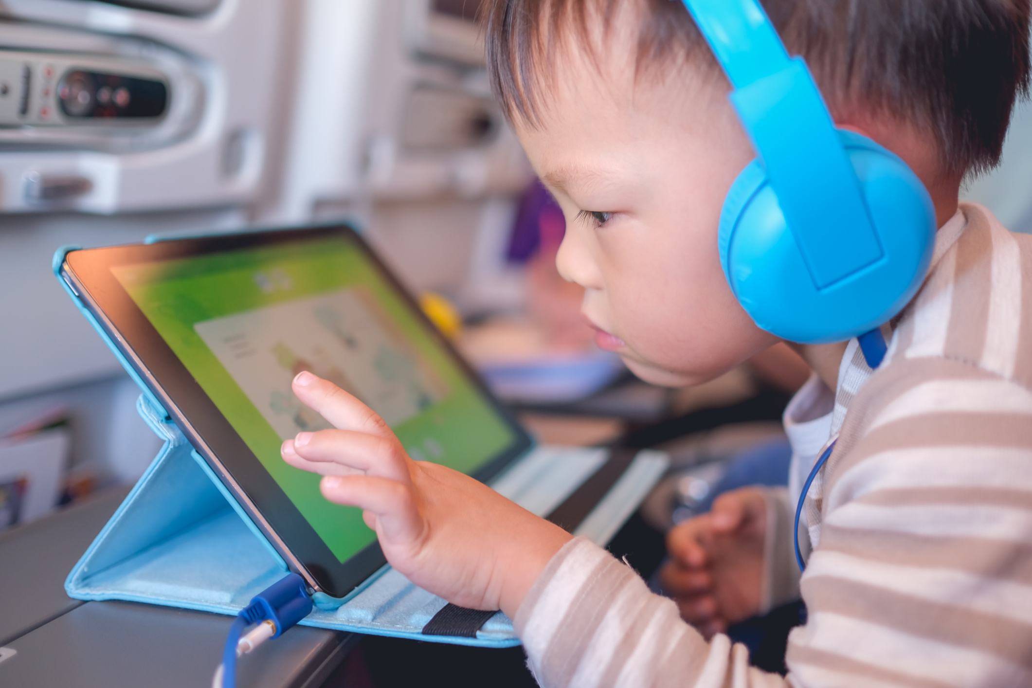 Screen time for babies and toddlers: how much? | NCT