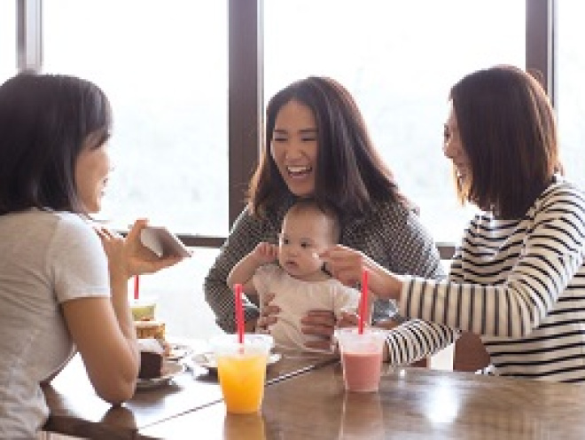 How to eat out when your baby is starting on solid foods