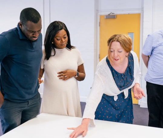 Antenatal course leader teaching