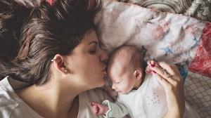 Mums: bonding with and getting to know your baby