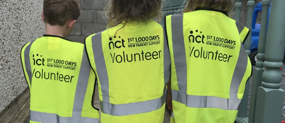 Volunteers children in hi viz
